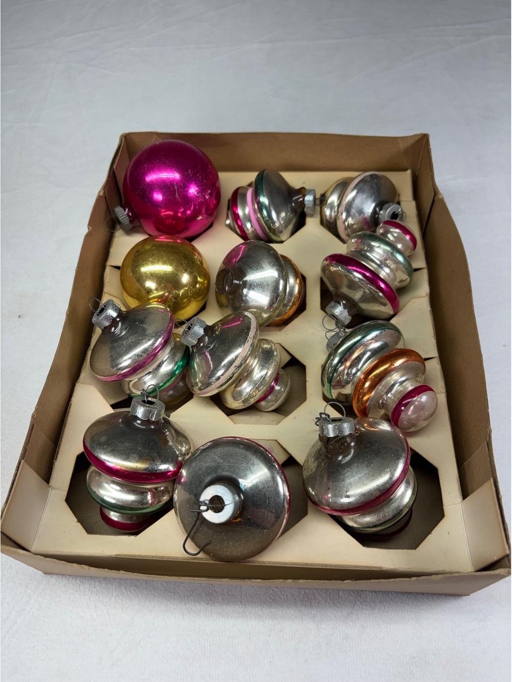 Vintage shiny Brite Mercury Tornado Glass Christmas Ornaments Set Box Bottom